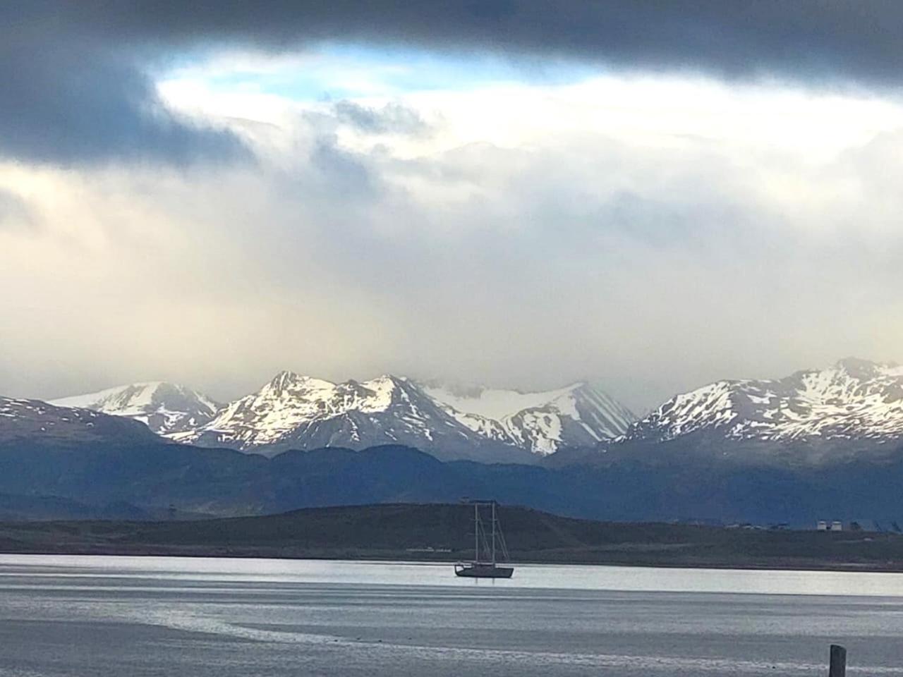 Balcones Del Beagle Apart Ushuaia Bagian luar foto