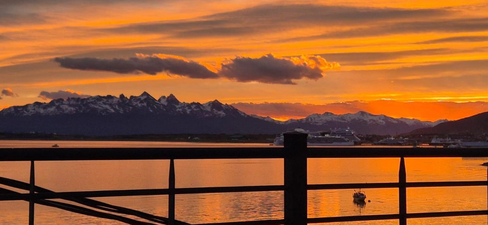 Balcones Del Beagle Apart Ushuaia Bagian luar foto